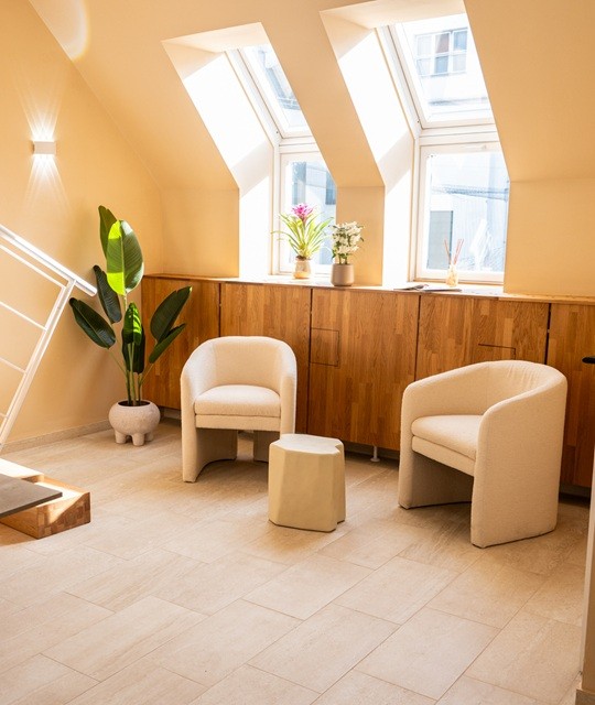 Die Lounge von Skinbar Vienna im Dachgeschoss am Franz-Josefs-Kai 27